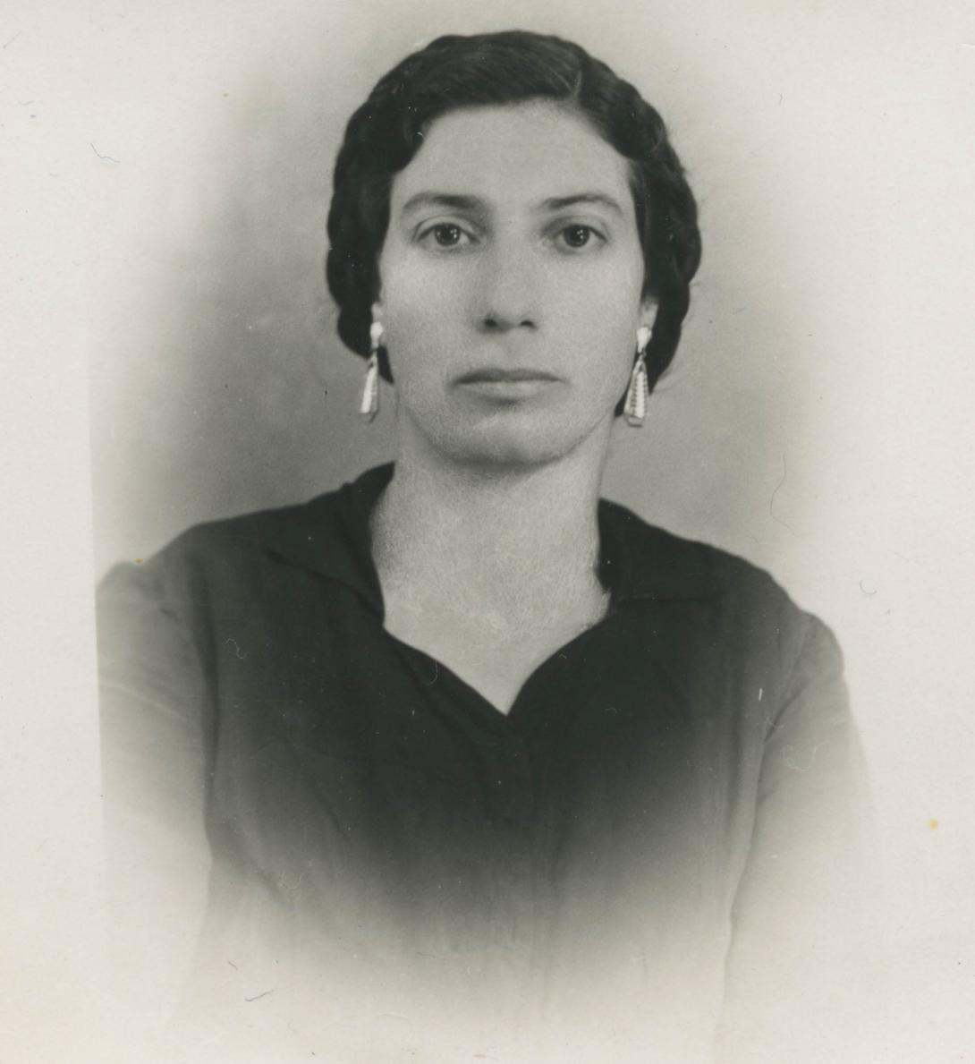 Very old studio portrait of Paola Pulitano.