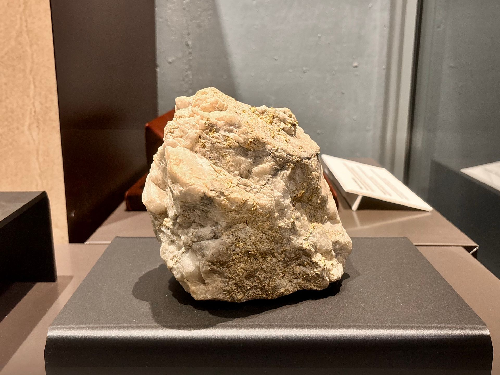 Quartz nugget