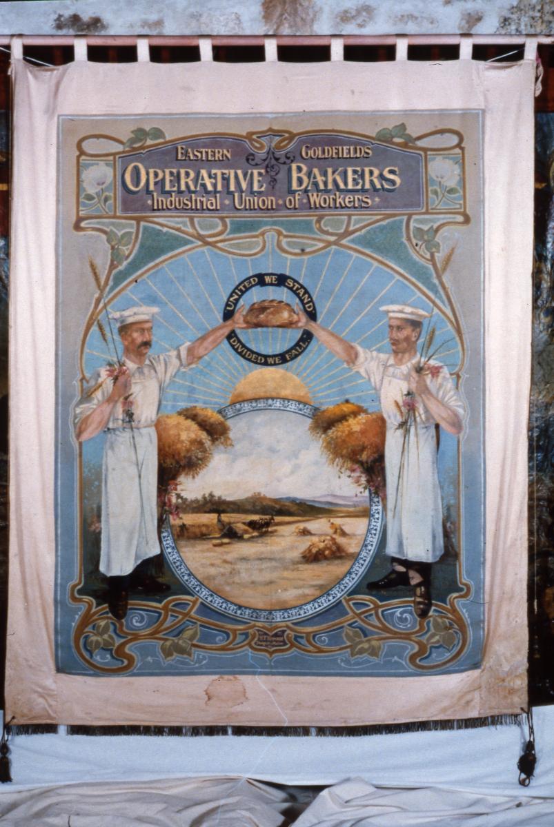 Banner Reverse