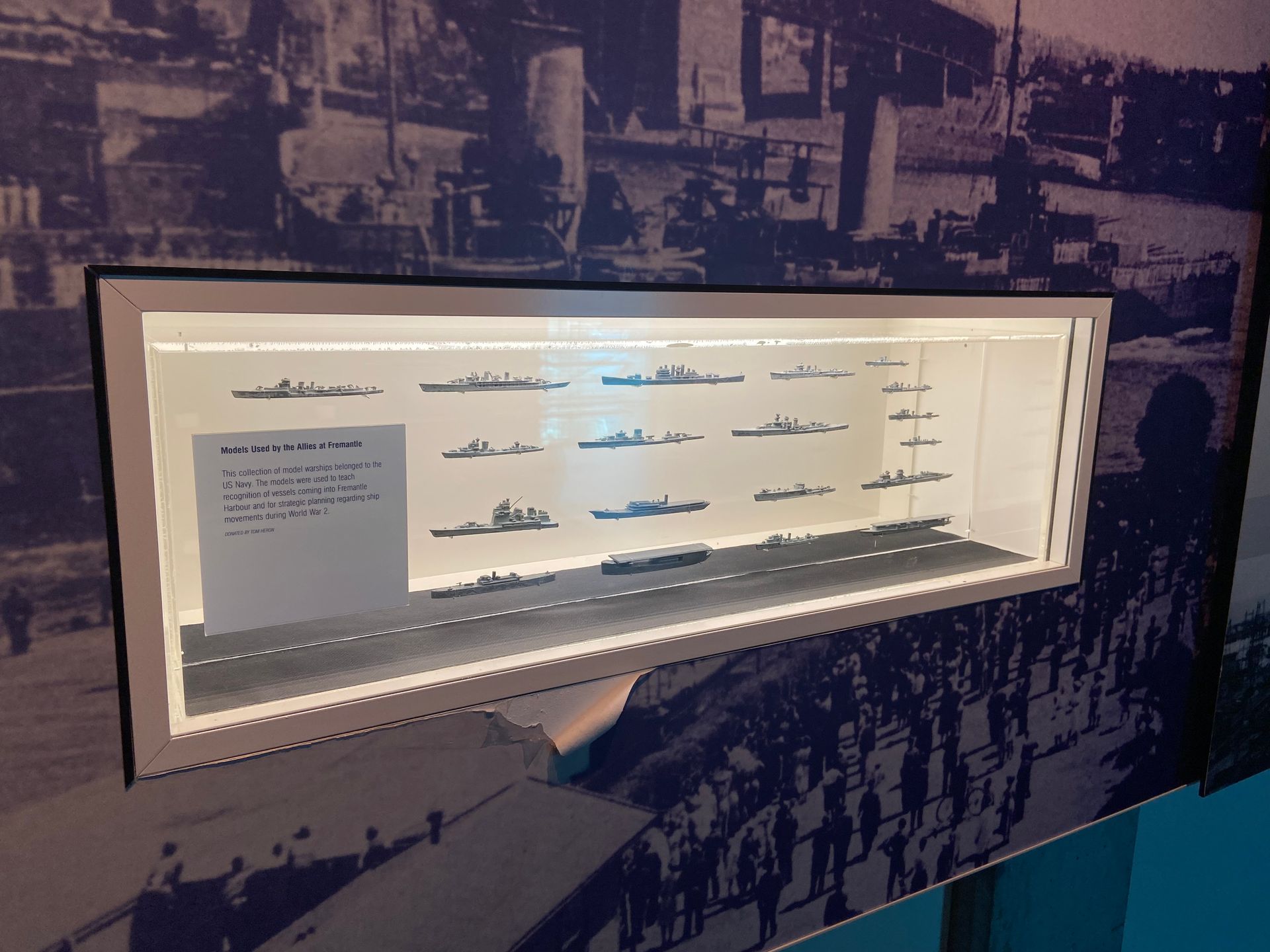 Miniature model boats